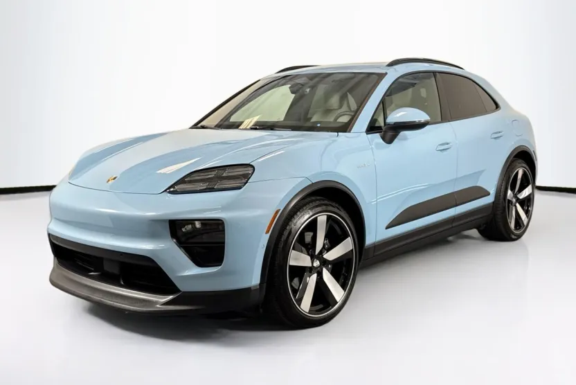 2025 Porsche Macan Electric photo 1