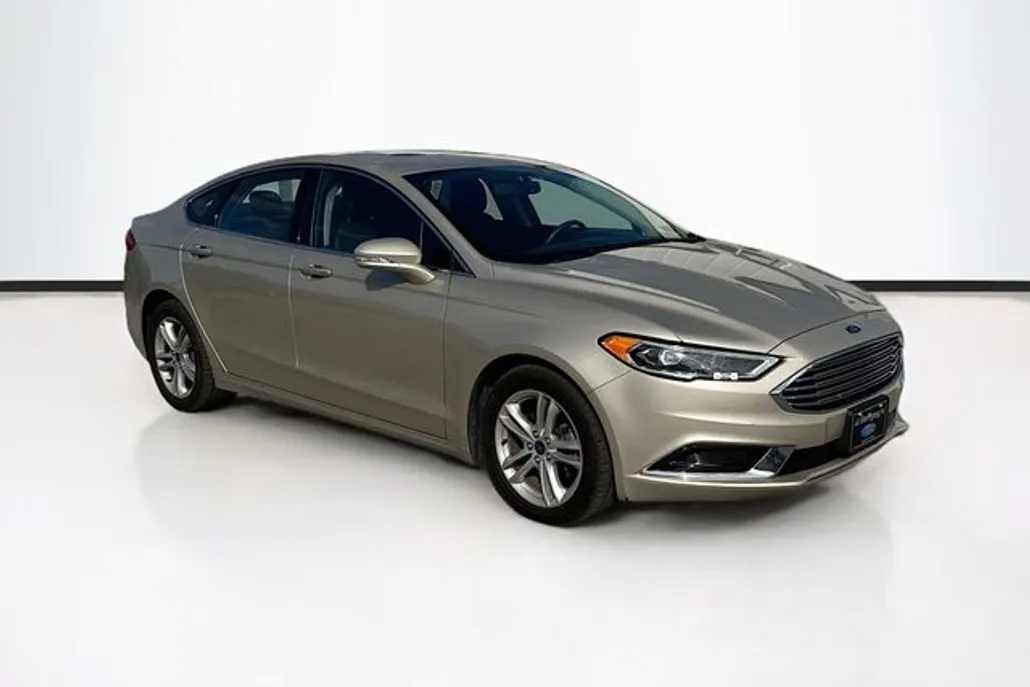 2018 Ford Fusion SE photo 1