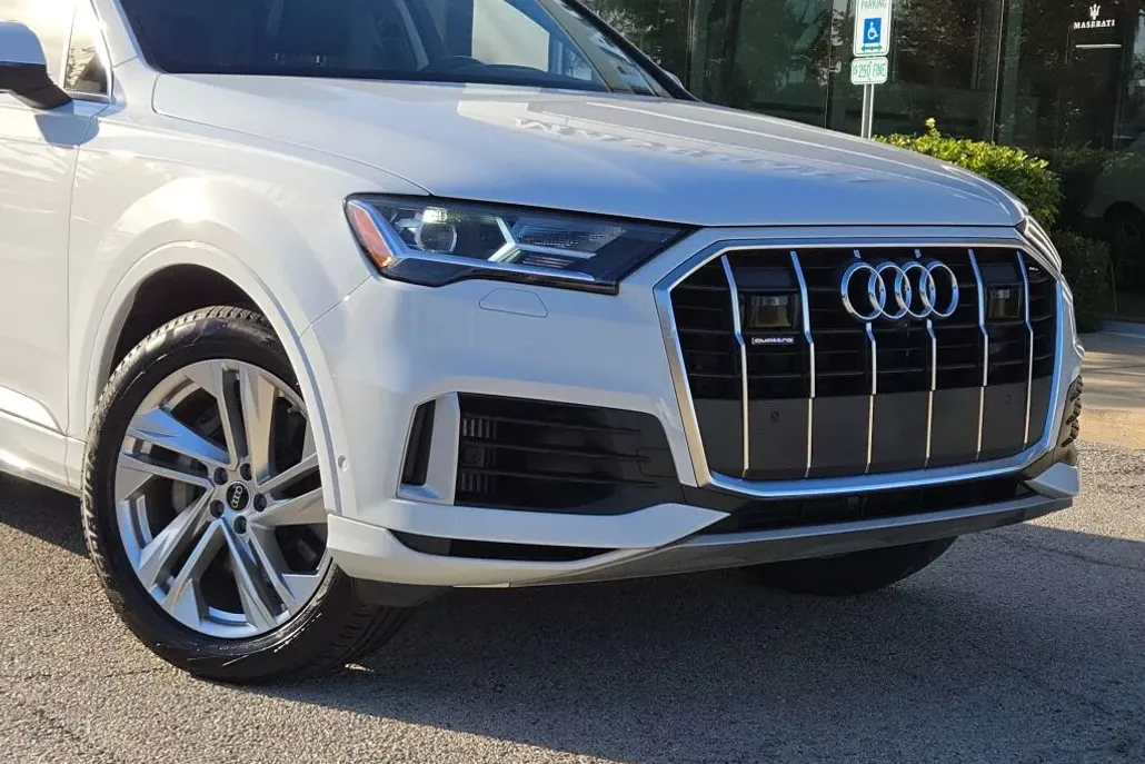 2022 Audi Q7 55 Premium Plus photo 1