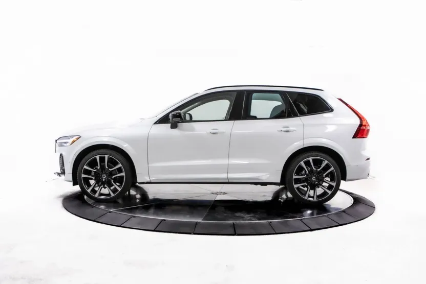 2022 Volvo XC90 Recharge Inscription Expression photo 1