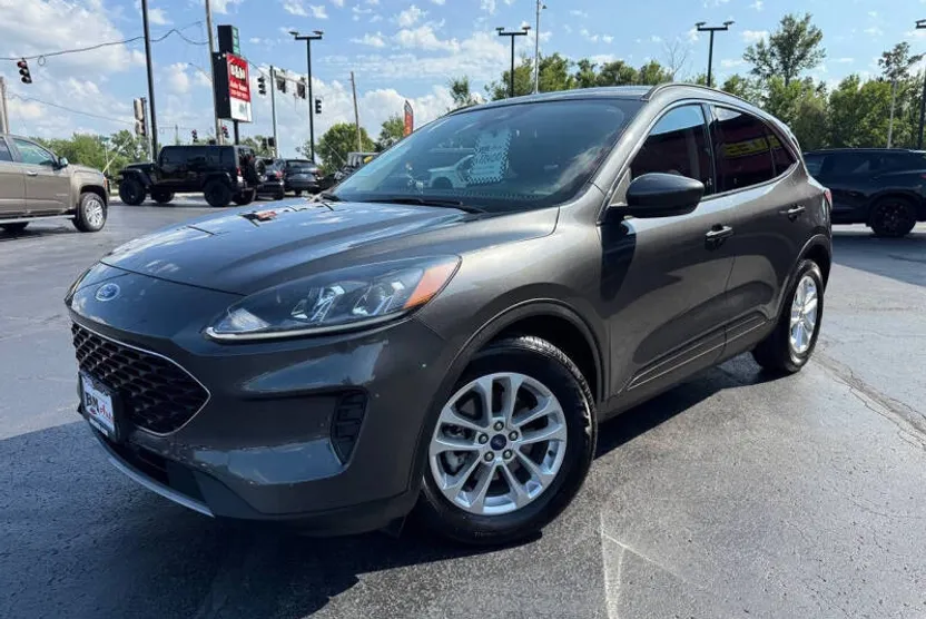 2020 Ford Escape SE photo 1