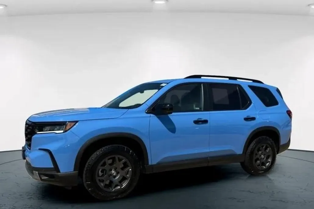 2025 Honda Pilot TrailSport photo 1