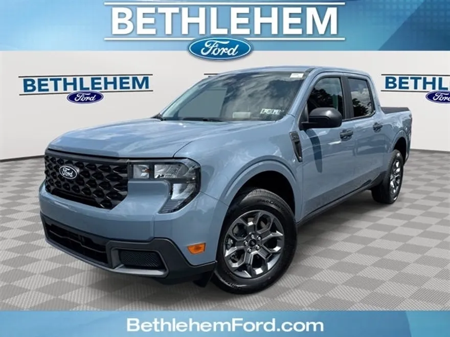 2025 Ford Maverick XLT photo 1