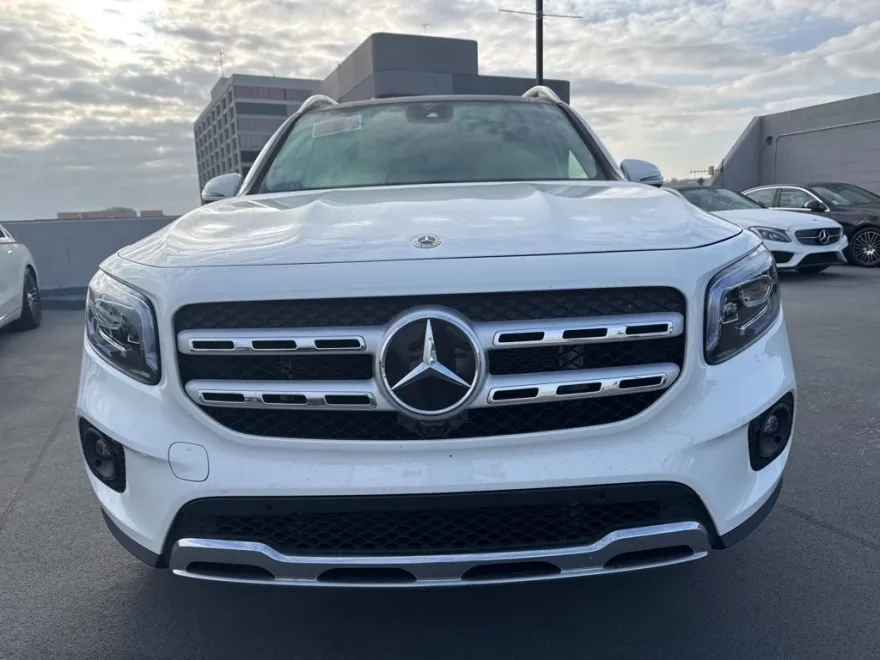 2023 Mercedes Benz GLB 250 photo 1