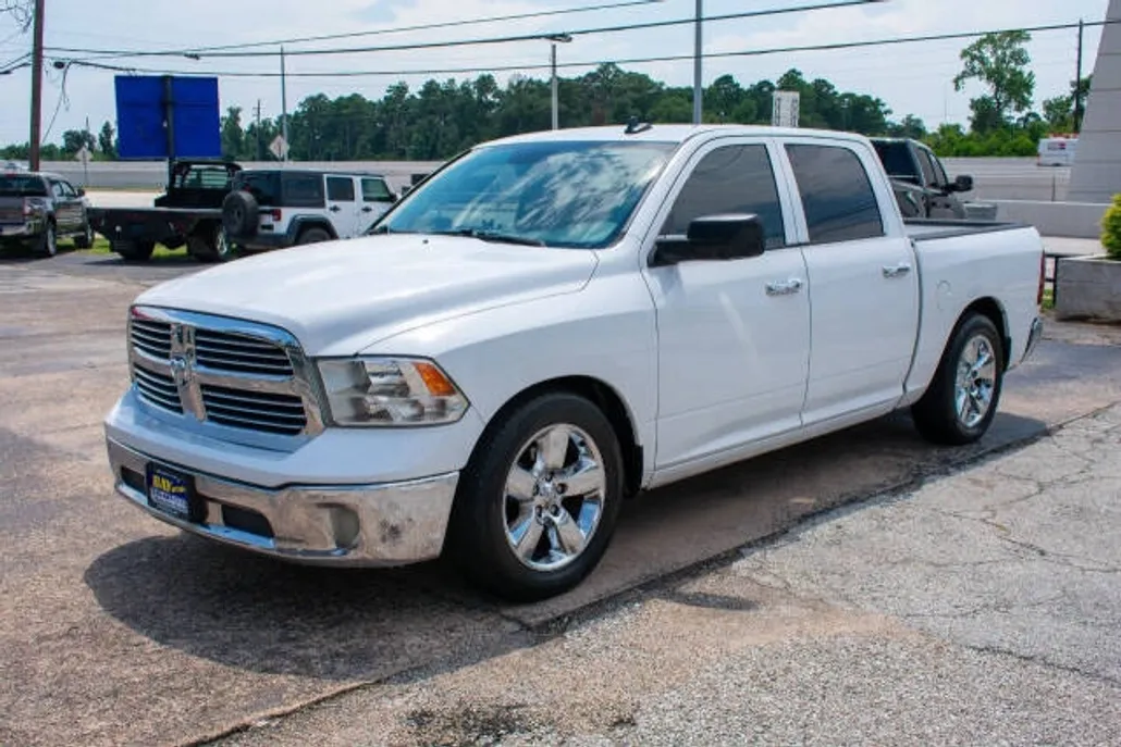 2016 Ram 1500 SLT photo 1