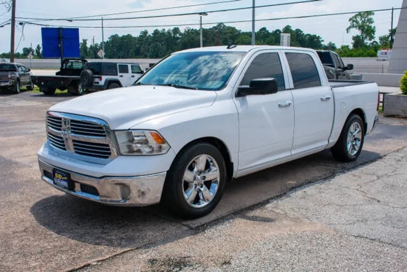 2016 Ram 1500 SLT photo 1