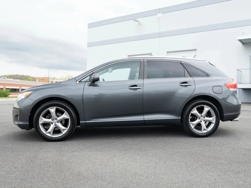 2009 Toyota Venza photo 1