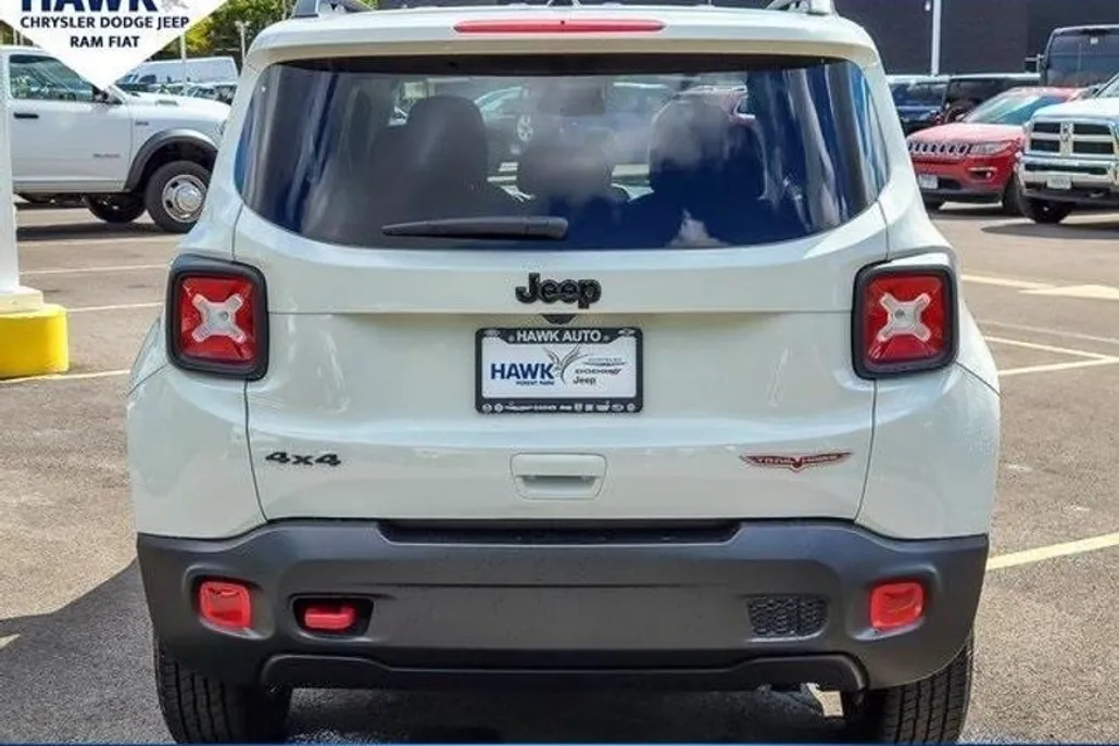 2023 Jeep Renegade Trailhawk photo 1