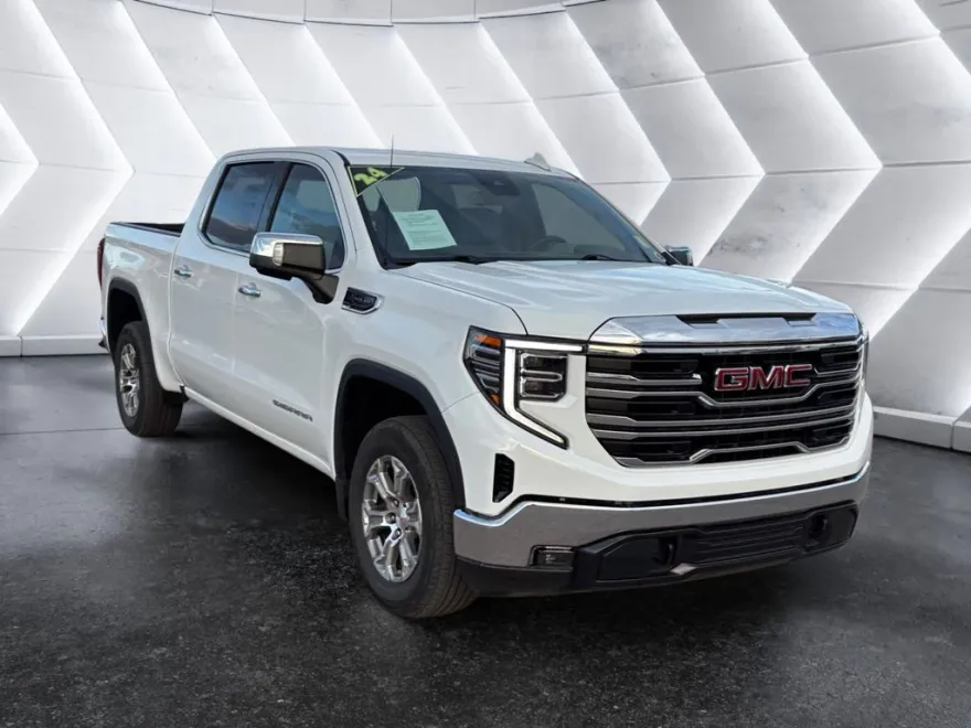 2024 Gmc Sierra 1500 SLT photo 1