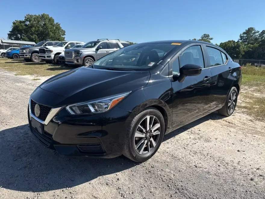 2021 Nissan Versa SV photo 1