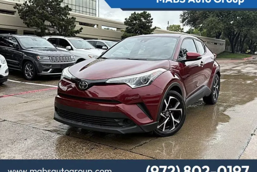 2018 Toyota C-HR XLE photo 1