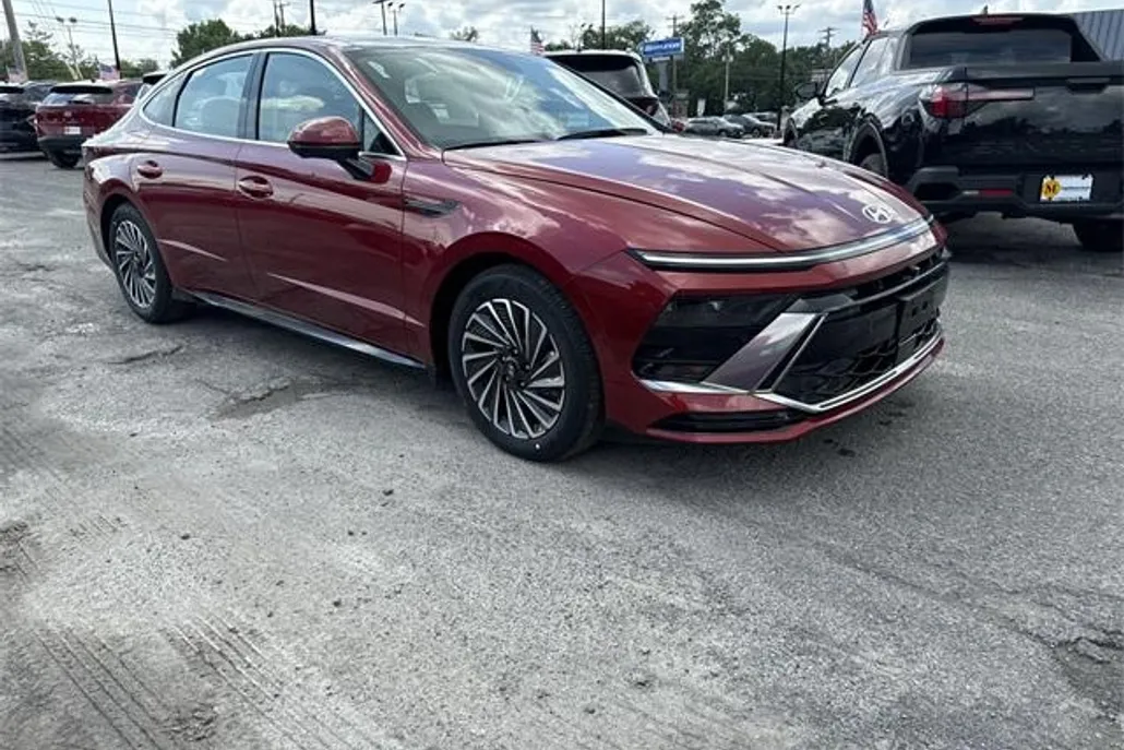 2024 Hyundai Sonata Hybrid Limited photo 1