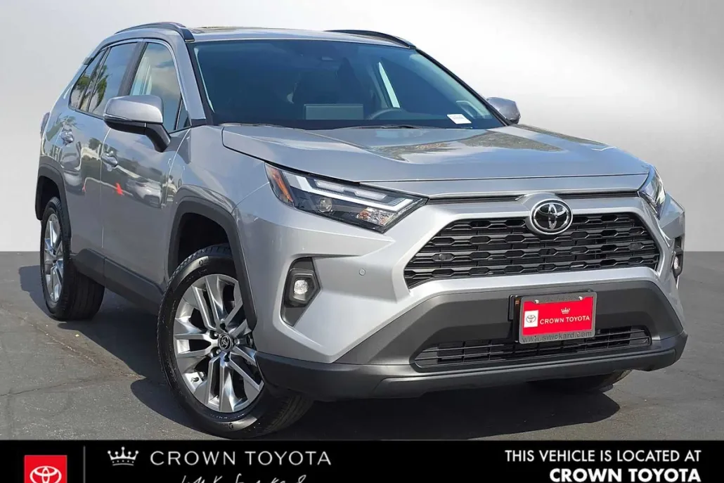2025 Toyota RAV4 XLE Premium photo 1