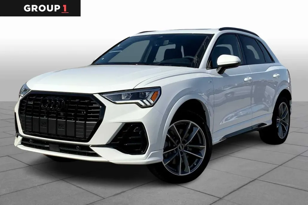 2025 Audi Q3 45 TFSI S line Premium photo 1