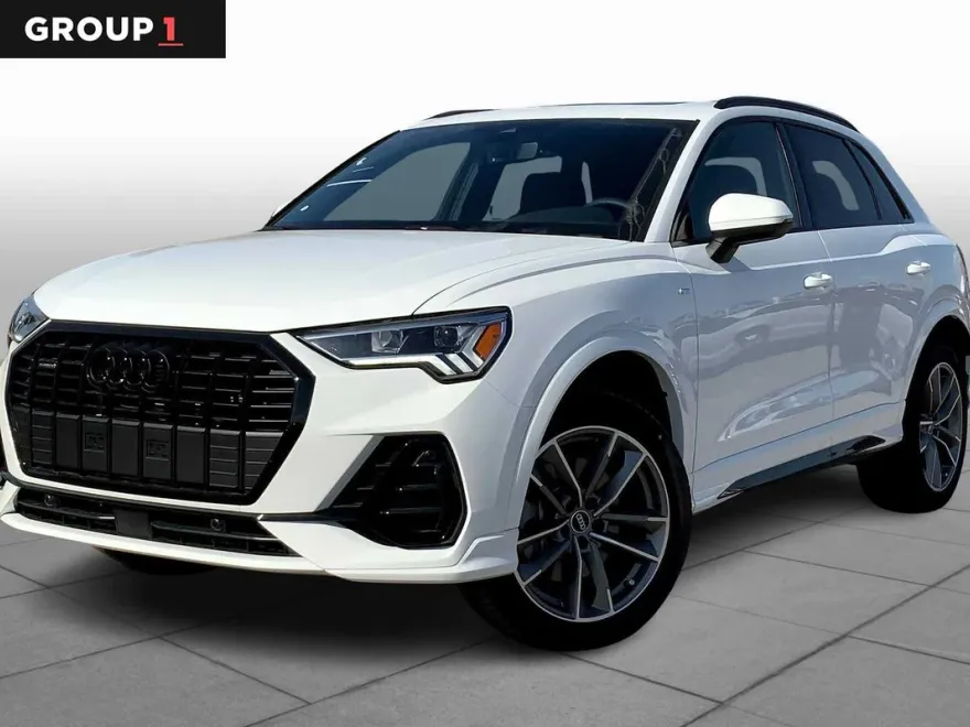 2025 Audi Q3 45 TFSI S line Premium photo 1