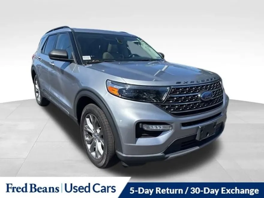 2022 Ford Explorer XLT photo 1