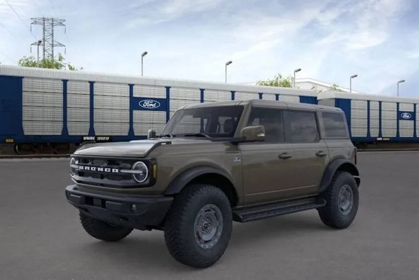 2025 Ford Bronco Outer Banks photo 1