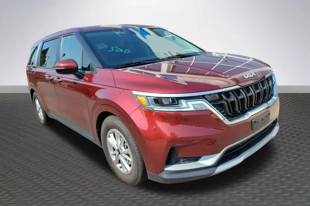 2022 Kia Carnival LXS photo 1