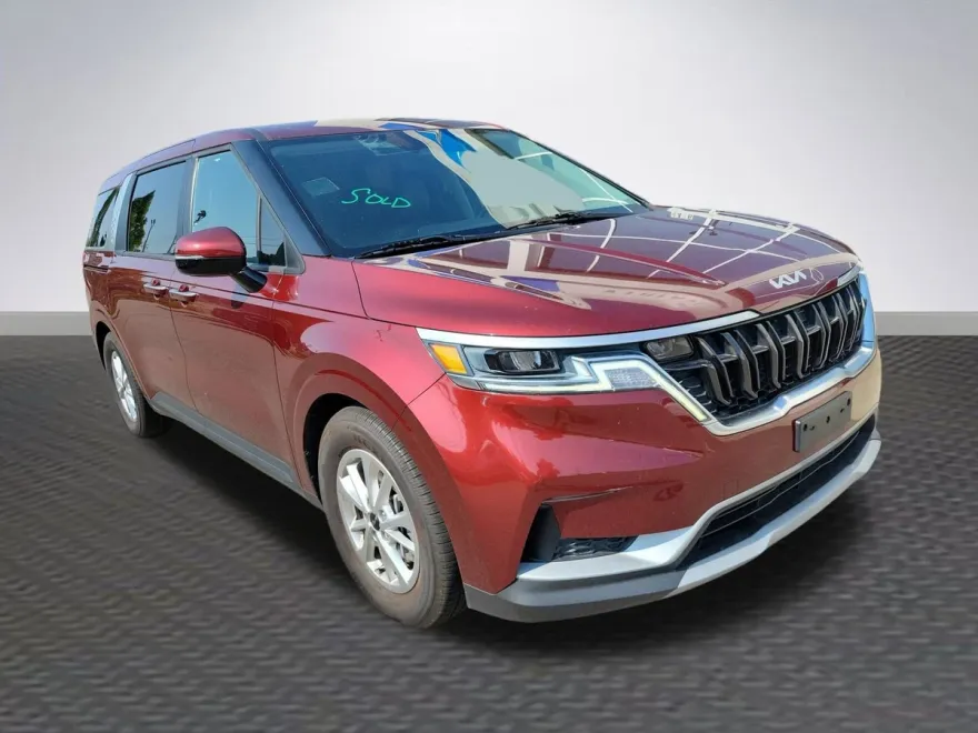 2022 Kia Carnival LXS photo 1