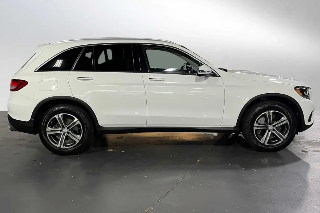 2016 Mercedes Benz GLC 300 photo 1