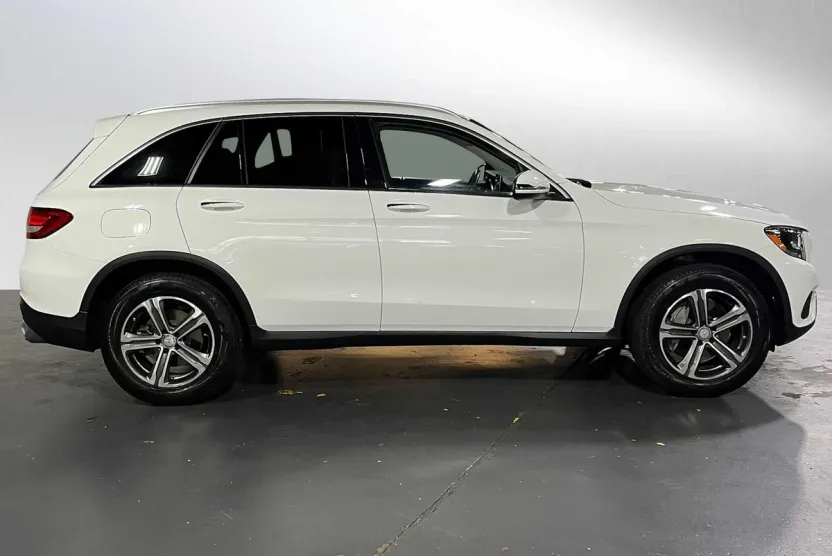 2016 Mercedes Benz GLC 300 photo 1