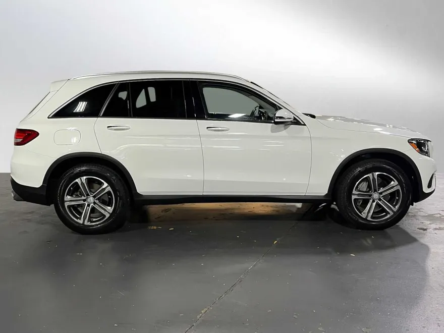 2016 Mercedes Benz GLC 300 photo 1
