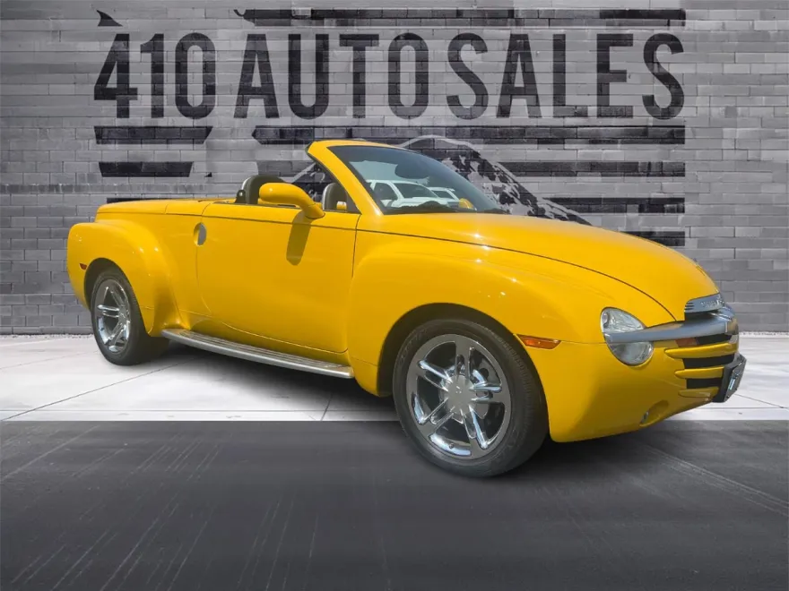 2003 Chevrolet SSR photo 1