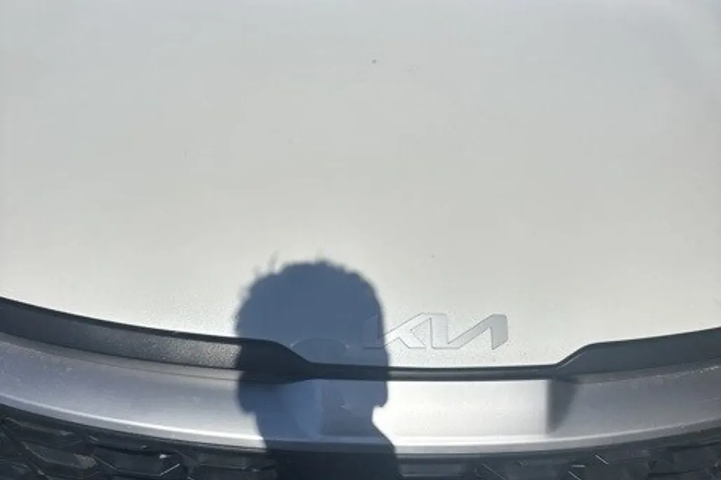 2024 Kia Sportage LX photo 1