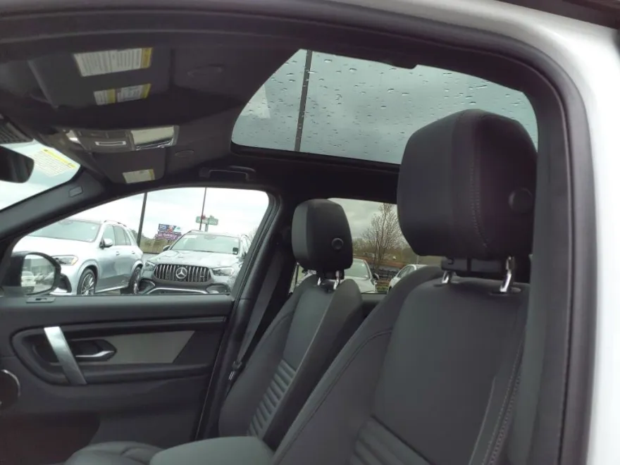 2024 Land Rover Discovery Sport Dynamic SE photo 1