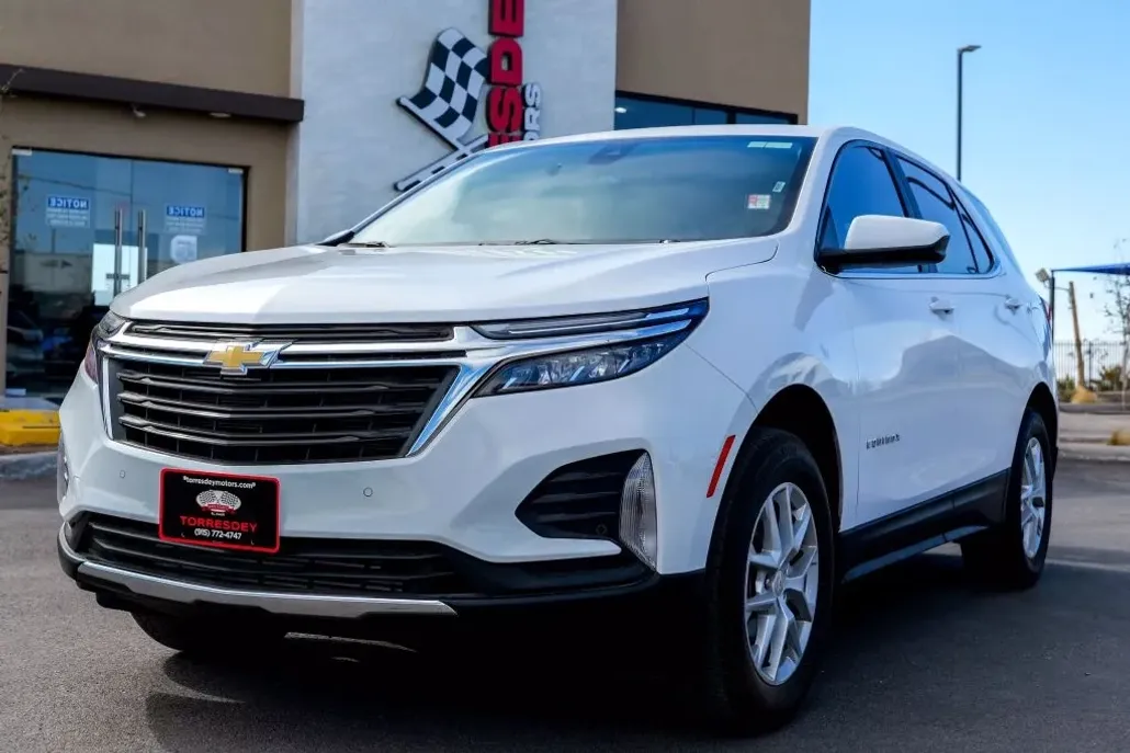 2024 Chevrolet Equinox LT photo 1