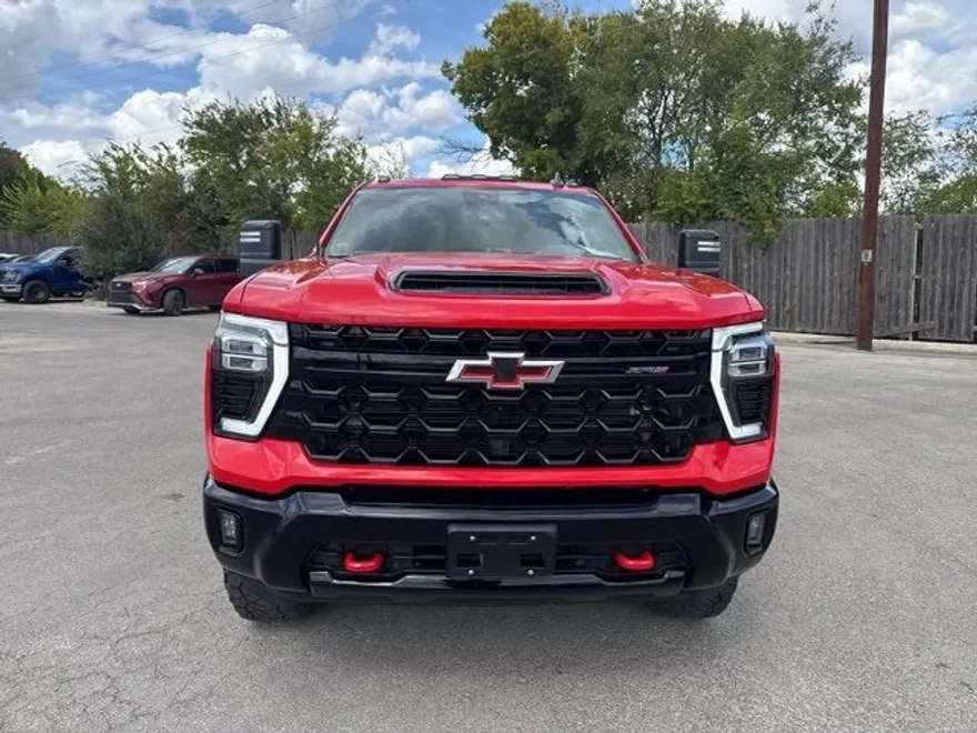 2024 Chevrolet Silverado 2500HD ZR2 photo 1