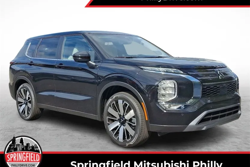 2025 Mitsubishi Outlander SE photo 1