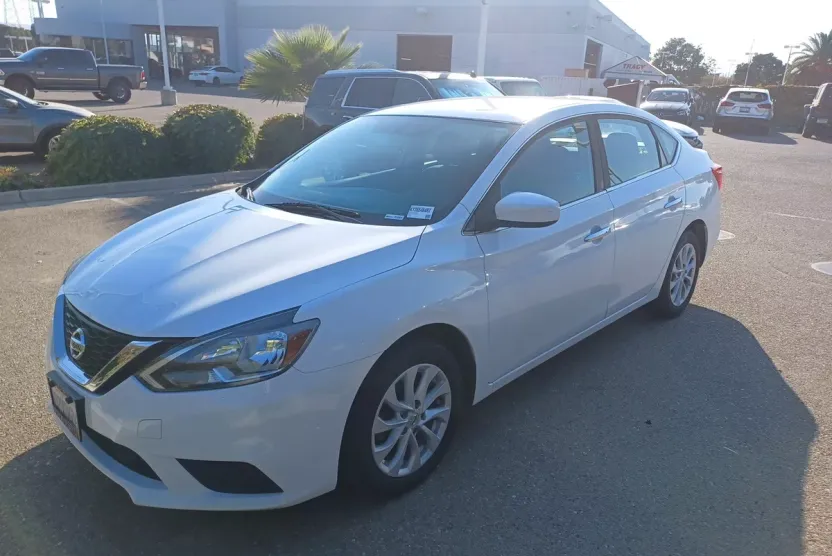 2019 Nissan Sentra SV photo 1
