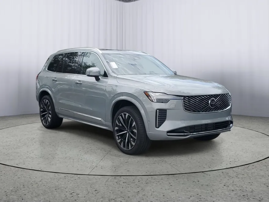 2026 Volvo XC90 T8 Plus photo 1