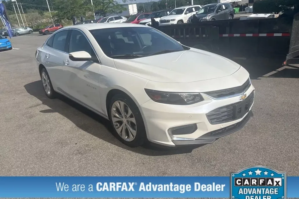 2017 Chevrolet Malibu Premier photo 1