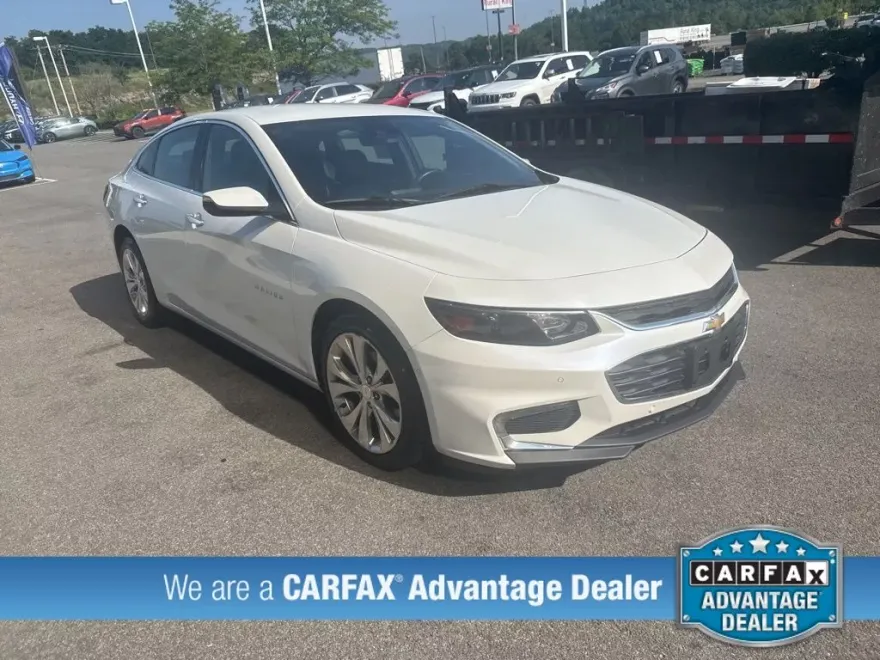 2017 Chevrolet Malibu Premier photo 1