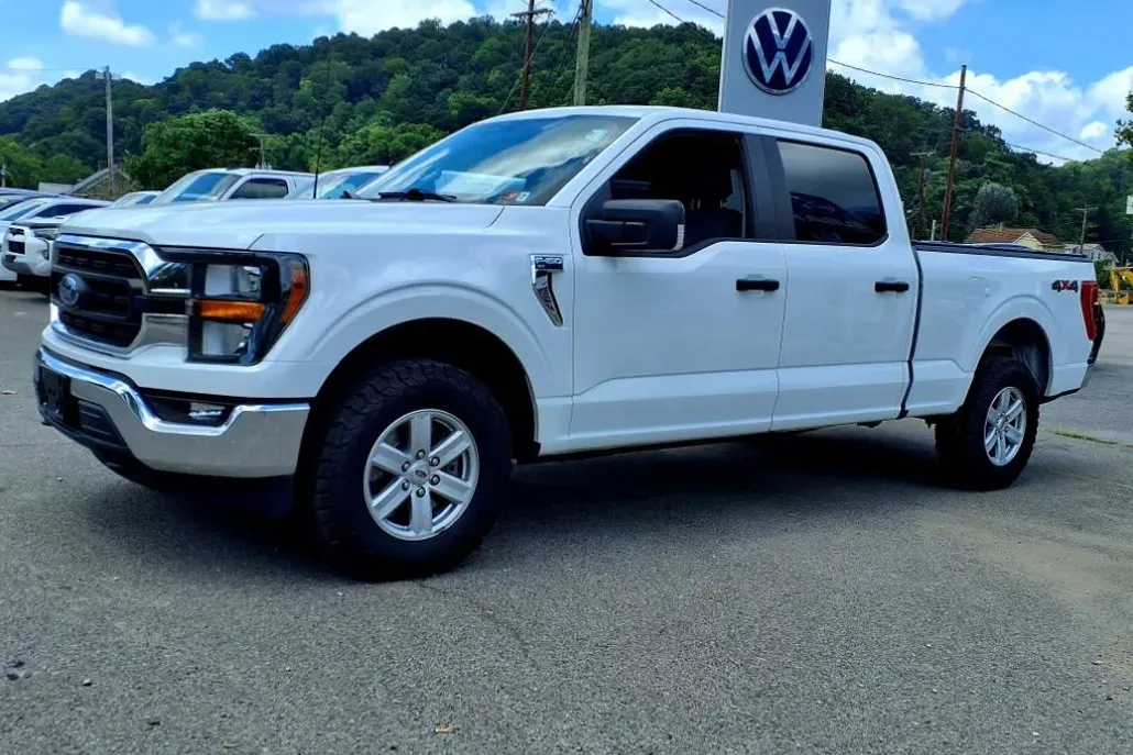 2023 Ford F-150 XLT photo 1
