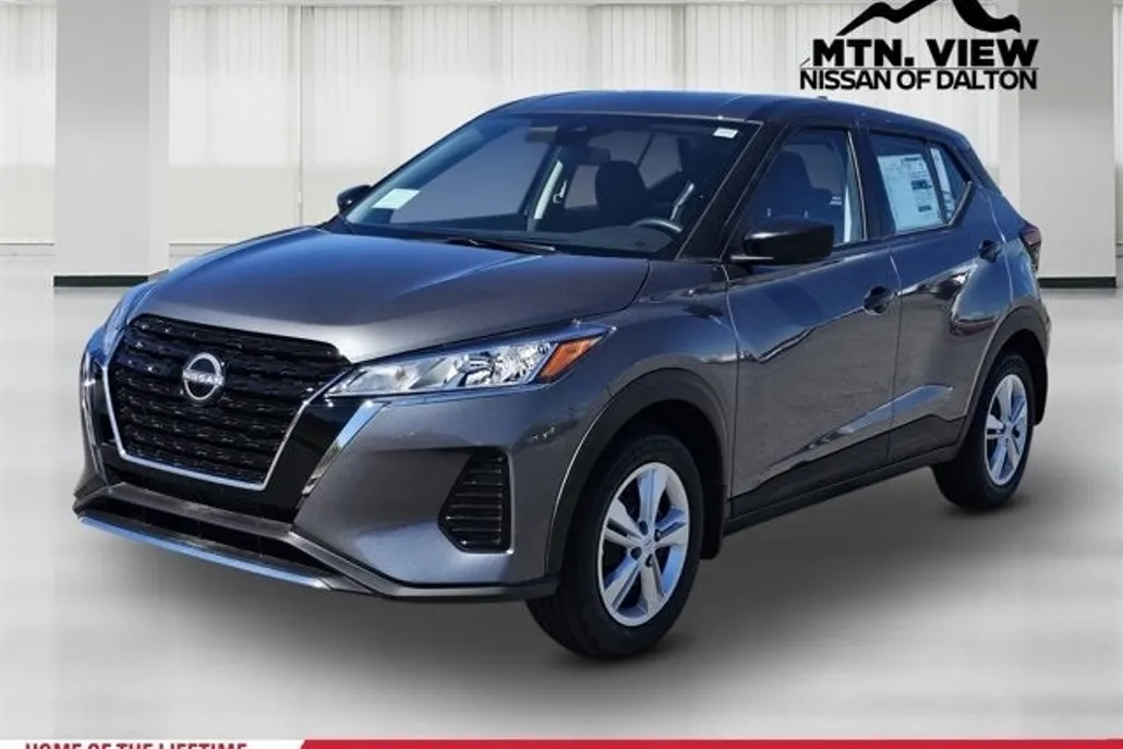 2025 Nissan Kicks Play S photo 1