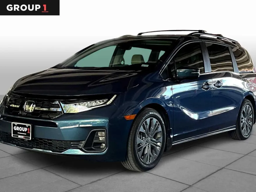 2025 Honda Odyssey Touring photo 1