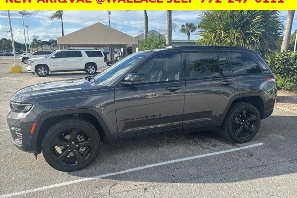 2023 Jeep Grand Cherokee Altitude photo 1