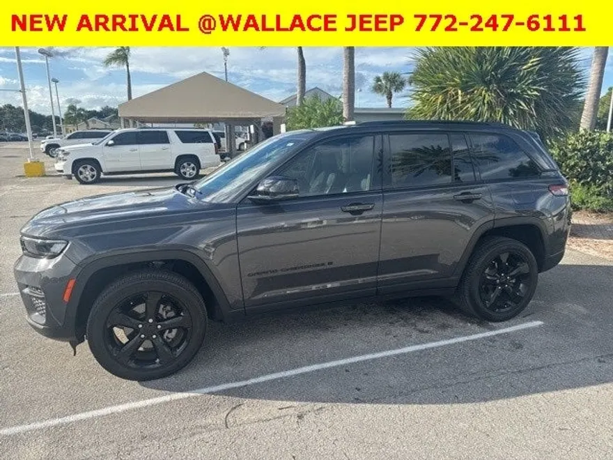 2023 Jeep Grand Cherokee Altitude photo 1