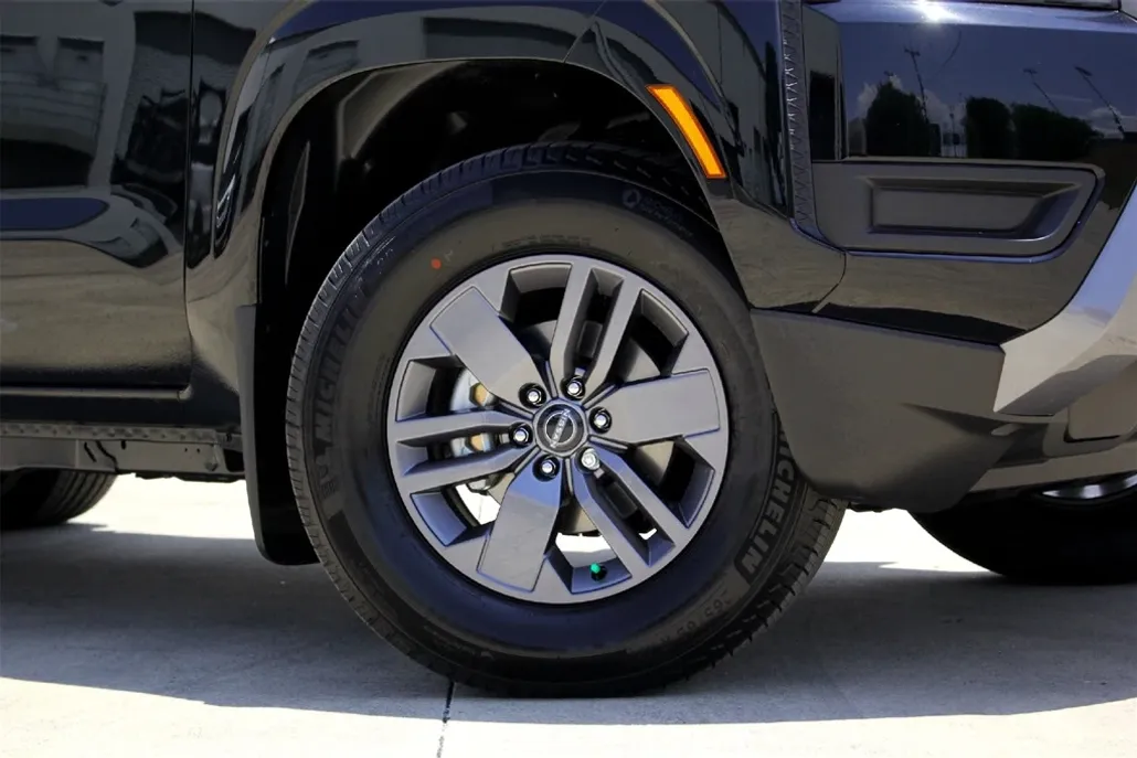 2025 Nissan Frontier SV photo 1