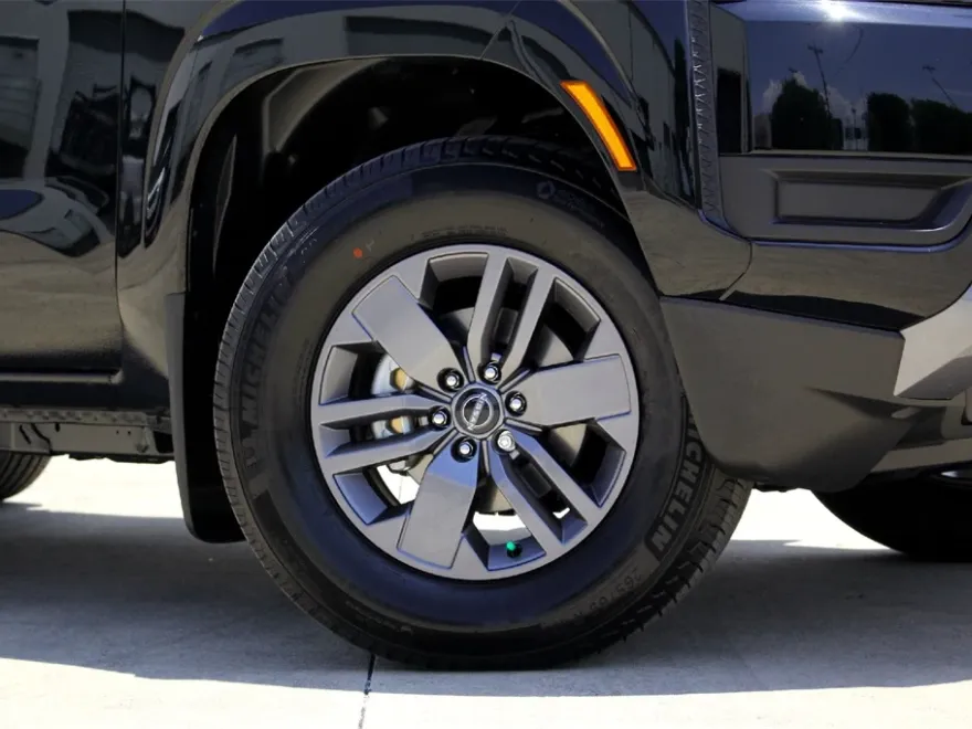 2025 Nissan Frontier SV photo 1