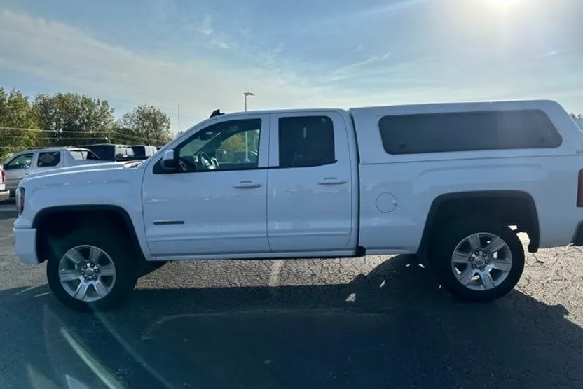 2017 Gmc Sierra 1500 SLE photo 1