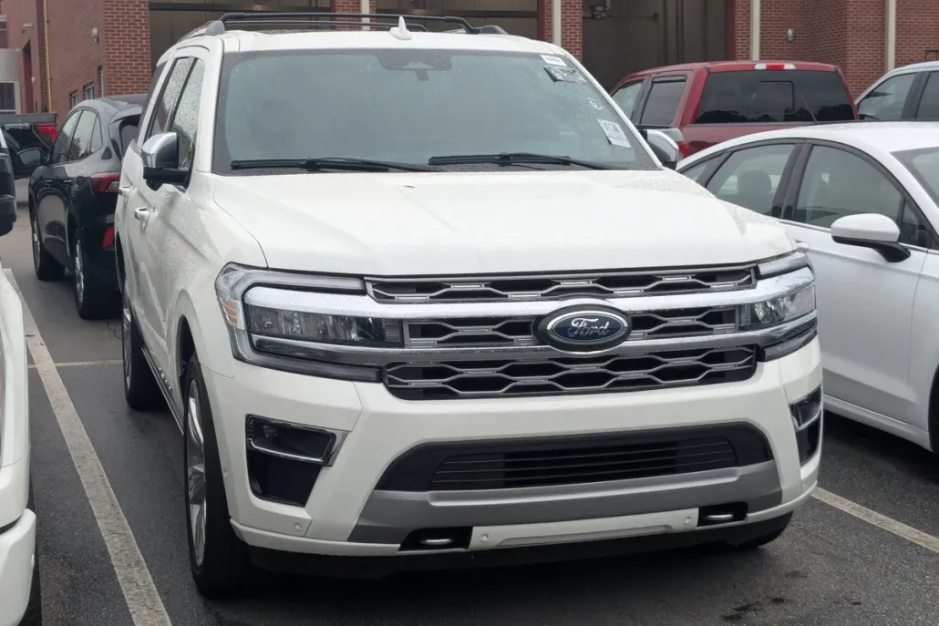 2024 Ford Expedition Platinum photo 1