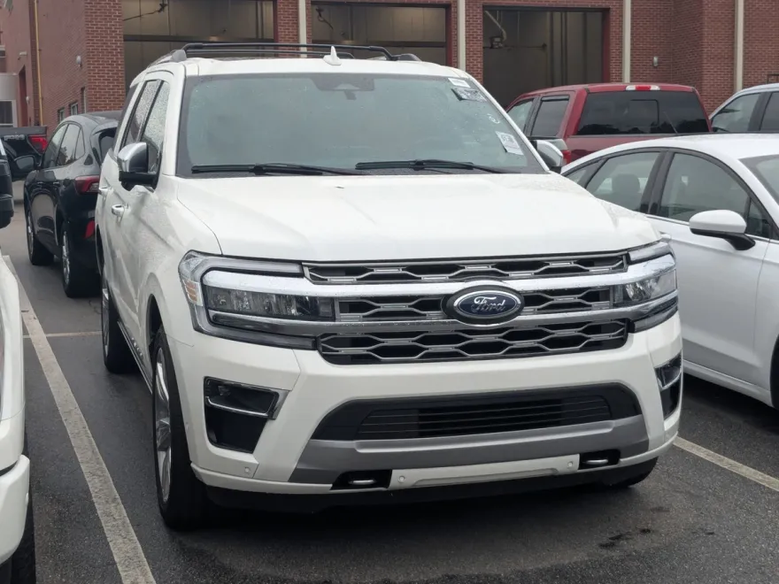 2024 Ford Expedition Platinum photo 1