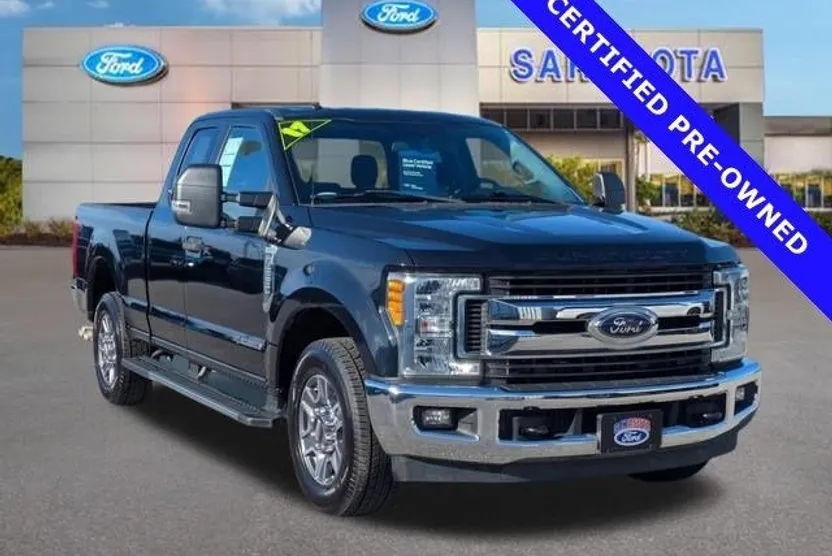 2017 Ford F-250 XLT photo 1