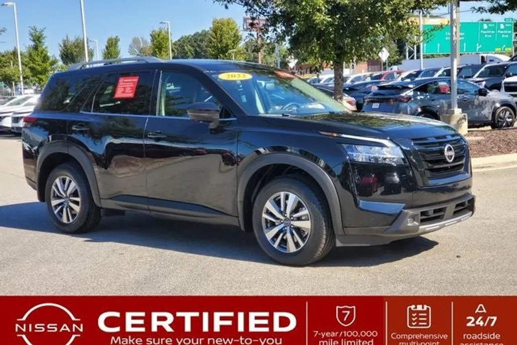 2022 Nissan Pathfinder SL photo 1