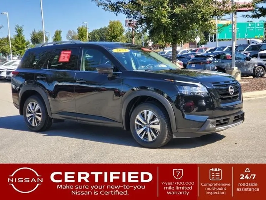 2022 Nissan Pathfinder SL photo 1