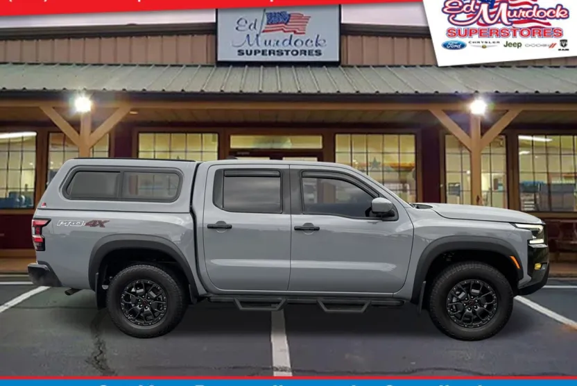 2023 Nissan Frontier Crew Cab PRO-4X photo 1